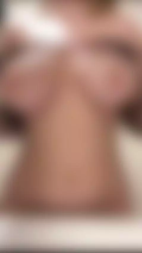 Smash or pass my tits?🩱 by scarlett05