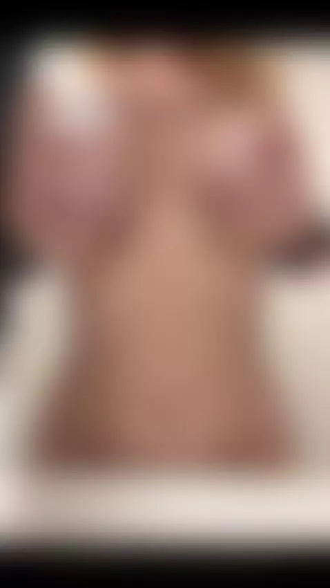 Am I wearing too many clothes?🐾 by scarlett05