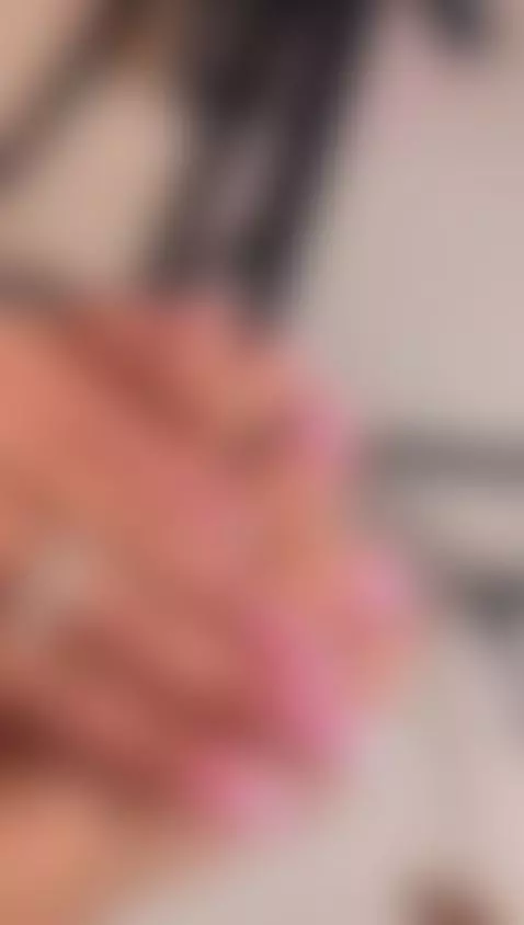 Me encantan mis uñas y a ti? by georginacoule