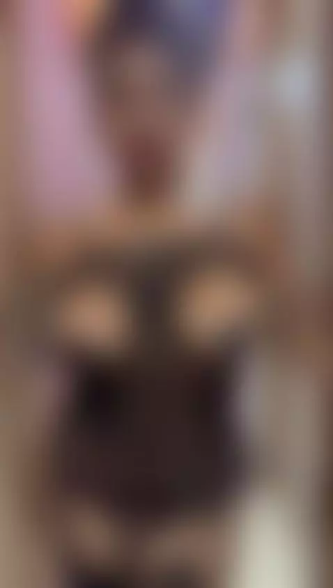 Me encantaria pasarlas por tu cara / I would love to pass th... by georginacoule