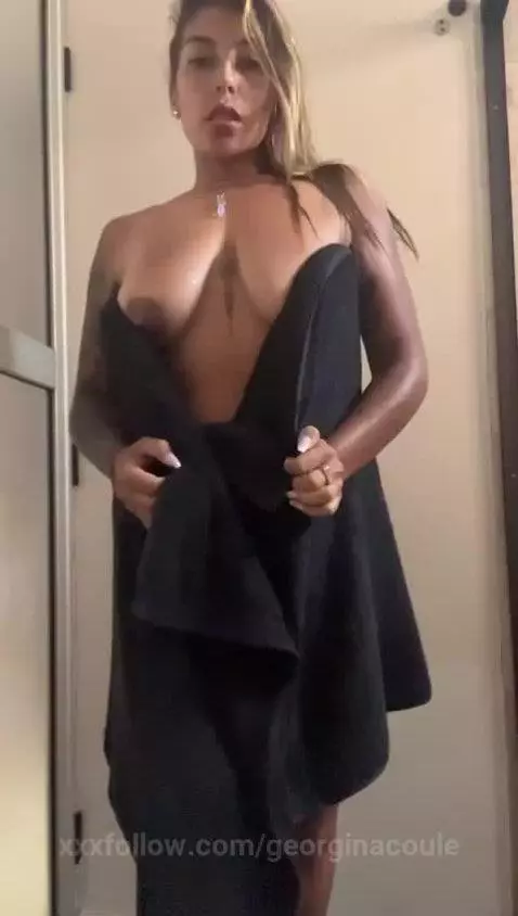 Te espero para bañarnos / I'll wait for you to bathe us by georginacoule