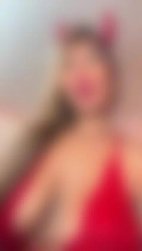 👅 by georginacoule