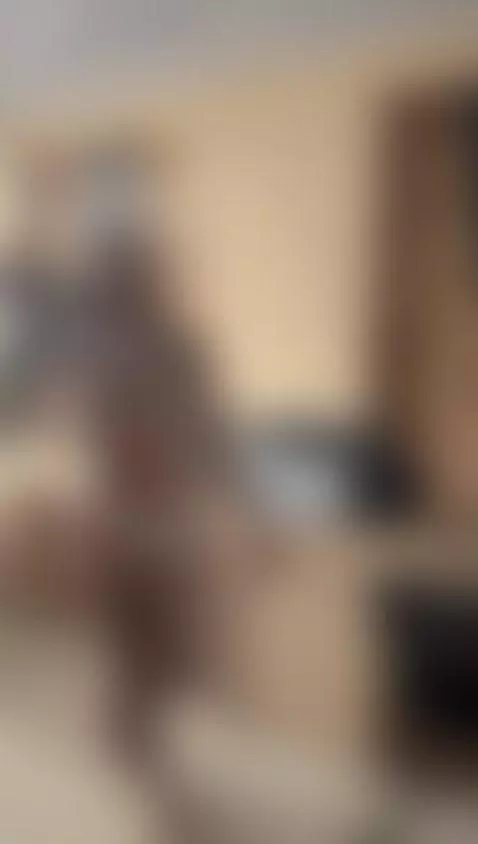 Siendo traviesa en la oficina de mi jefe🫣 by georginacoule