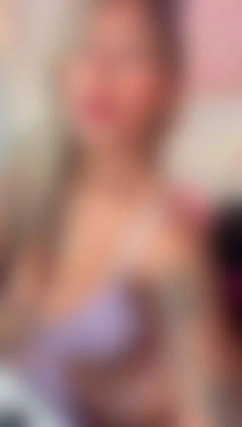 👄 by georginacoule