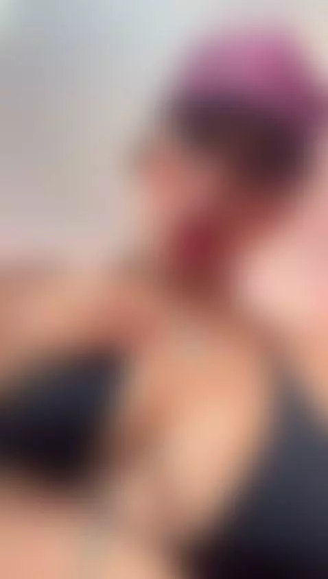 🥵 by georginacoule