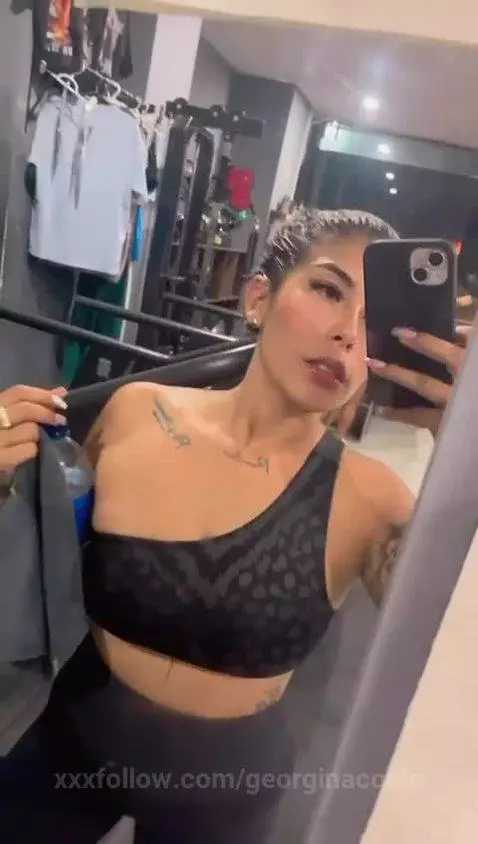 vamos juntos al gym? / Are we going to the gym together? by georginacoule