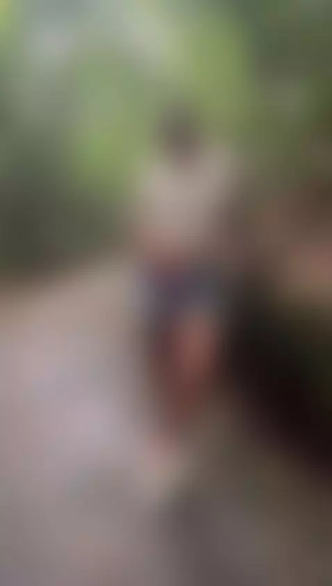 Siendo una chica traviesa al aire libre 🍂 by georginacoule