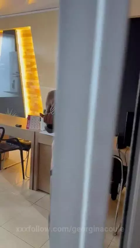 Estoy presa por follarme a mi vecino by georginacoule