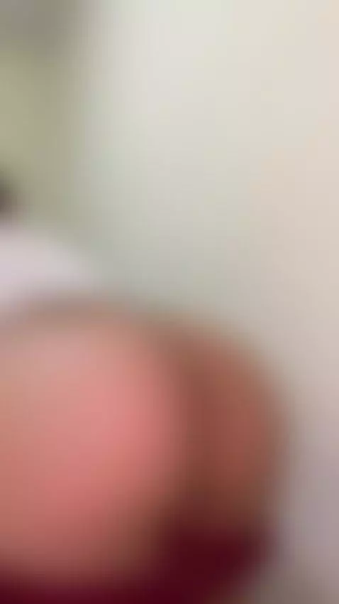 ocupo una mano que me ayude a vestir😏 o quizas a desvestir🙊💦 by innana-ramirez01