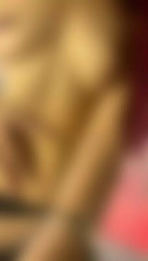 Body tease 🫦 by ariianamoon