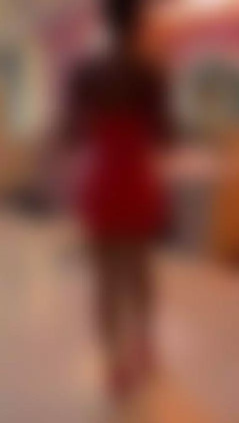 Red dress! by hillamber