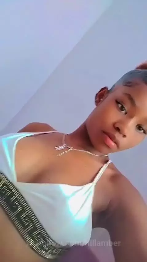 Sexy girl by hillamber