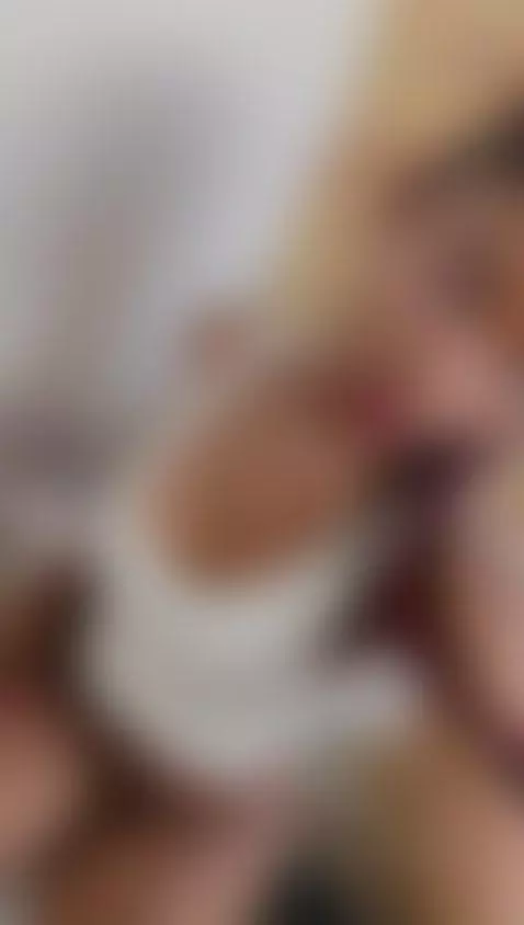 Sitting on the toilet 🫣 by hillamber