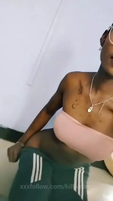 chicasexy, tongue, pircings by hillamber