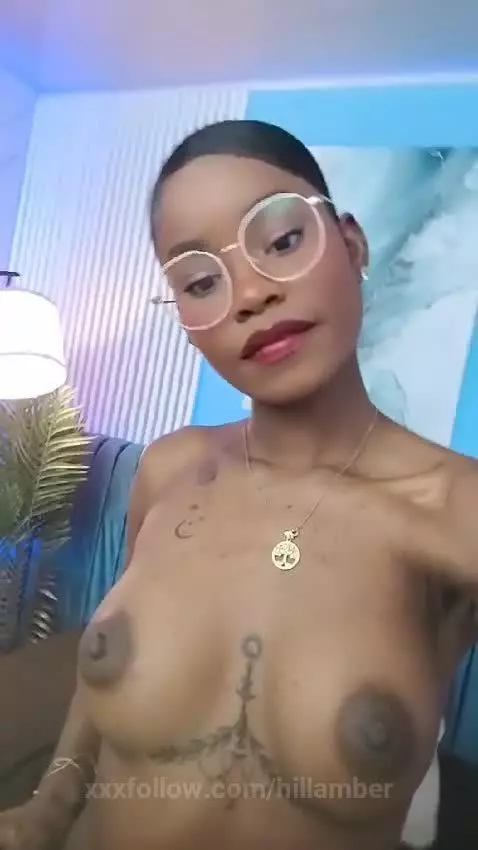 🍒🥵 by hillamber