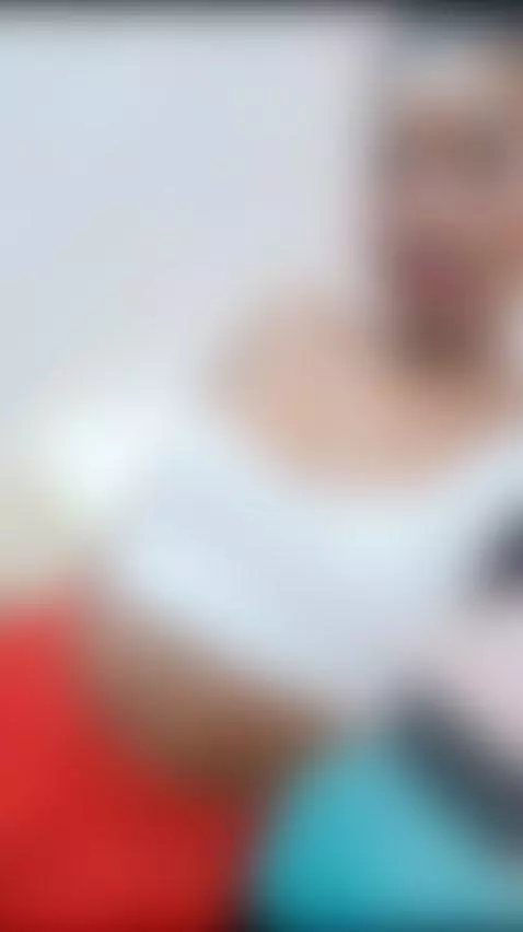 chicacaliente, smalltits, ebony by hillamber