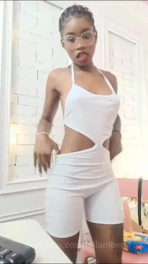 chicacaliente, nude, ebony by hillamber