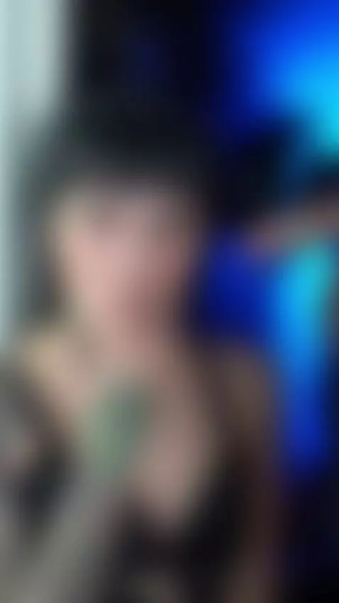 I love milk 😍 https://onlyfans.com/emmablackk by emmablackk