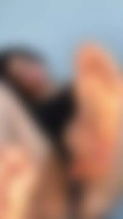 Some very shiny little feet by adaara-johnson