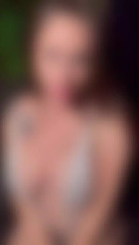 The bodysuit is too small for me😏 by madelanecoote