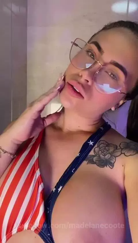 Yesterday I did a show in the bathroom, it was incredible 😏 by madelanecoote