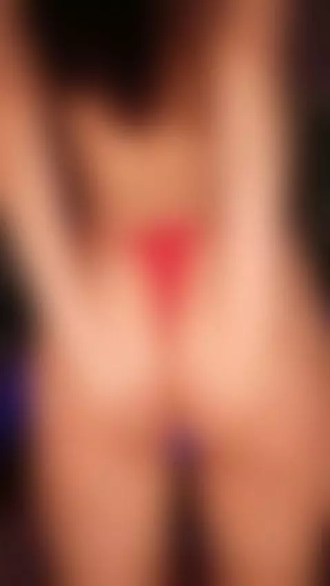 Do you want to apply oil in my ass? by bianca-ks