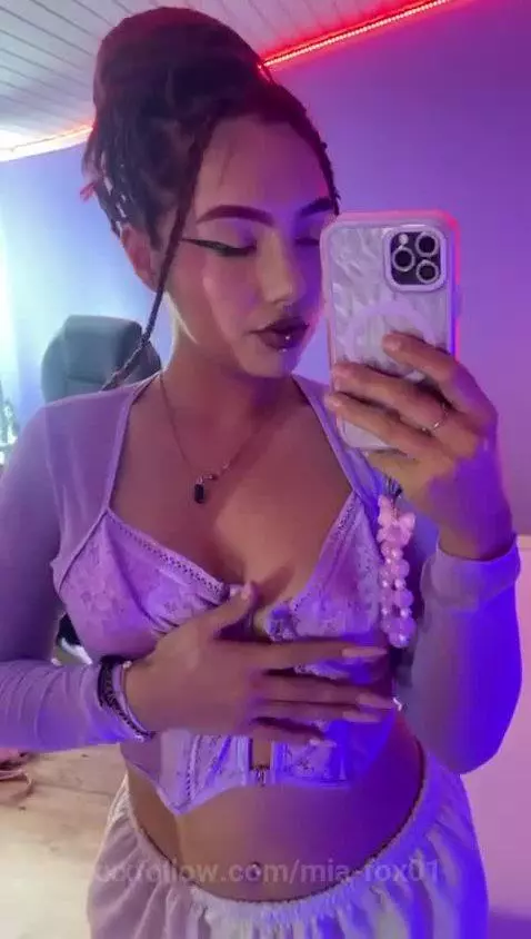 que rico        https://chaturbate.com/b/miia_fox01/ by mia-fox01
