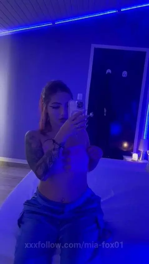 https://chaturbate.com/b/miia_fox01/
How rich you see my tit... by mia-fox01