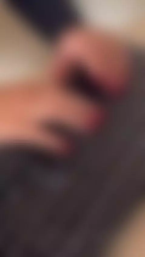 Te gusta el color rojo en mis uñas? 😘 Do you like red color ... by taylorbenet1