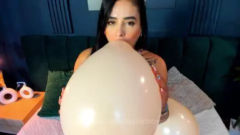 Mmmm 🥵 by taylorbenet1