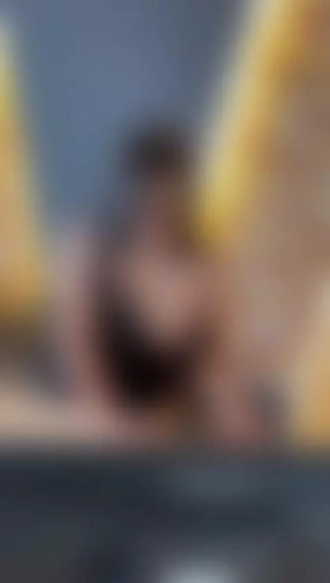 Me acompañas a trabajar? by taylorbenet1