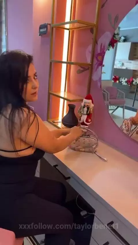 El maquillaje se puso algo travieso 🤐 by taylorbenet1