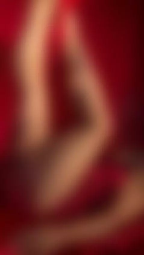 Lame mis hermosas piernas 🥵 by taylorbenet1