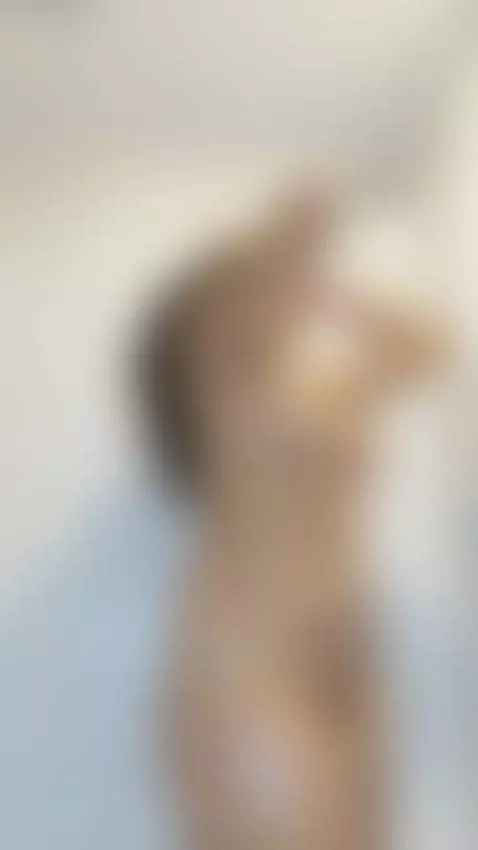 Let's take shower together 👀💥 by safiro-agata