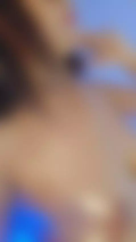 Body in oil. by imvanessahope