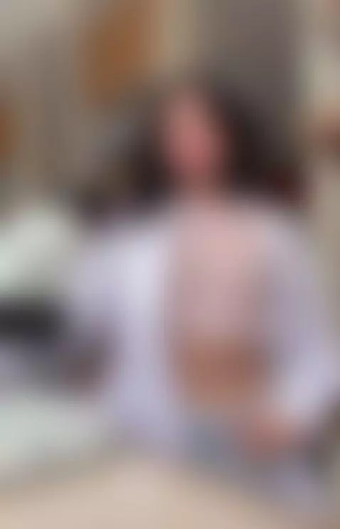 A very sexy professional !! by eliie-ruizz