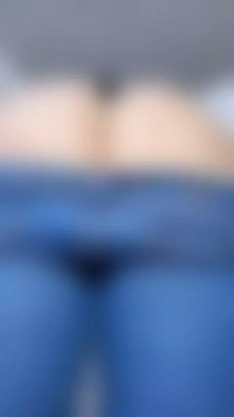 Do you want it to bounce off your face? 🍑 by eliie-ruizz