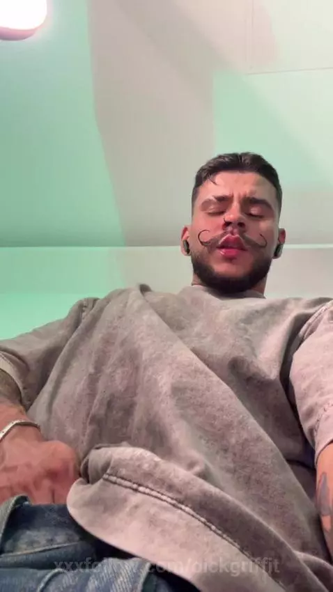 Sensual hot!💦 by dickgriffit