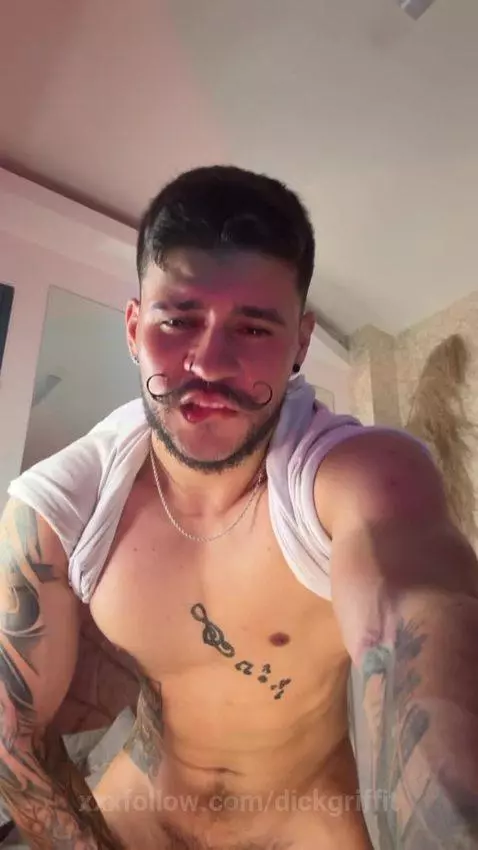 I'm so hot!🔥 by dickgriffit