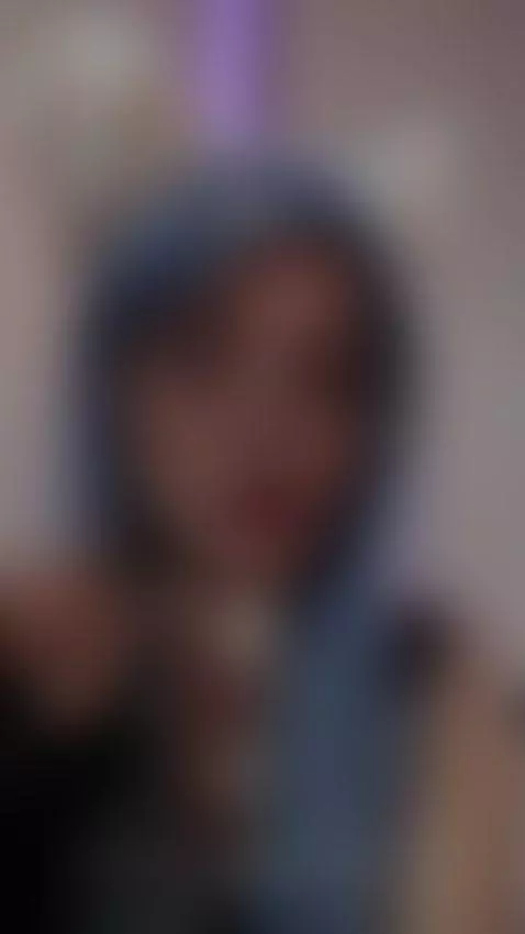 Let yourself be carried away by the seduction of my body by yukky-kuran