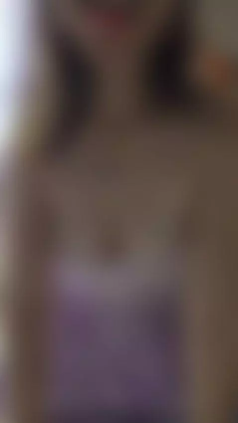 Craving a daddy who knows how to handle me 🍆🍓💦 by kawaiifu-u