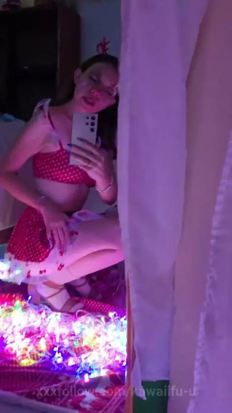 Do you think I'm a cute reindeer? by kawaiifu-u