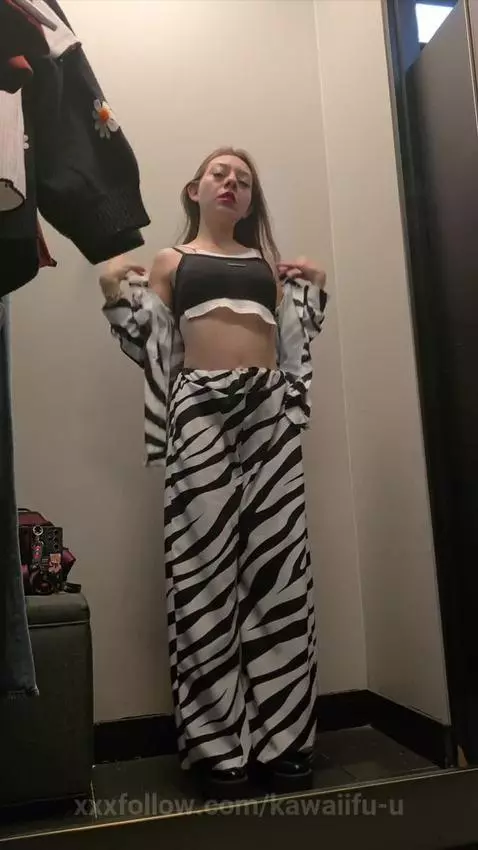 I came to try on clothes, do you like how they look on me? by kawaiifu-u