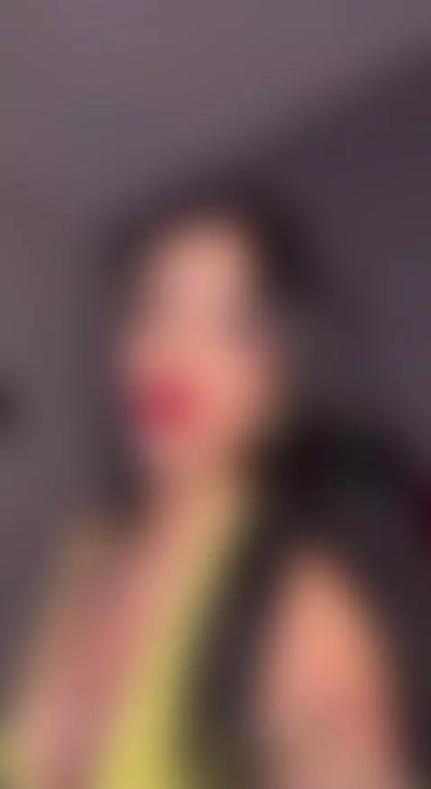 My eyes say behave… but my curves say otherwise 😈 by giovannaoliveira