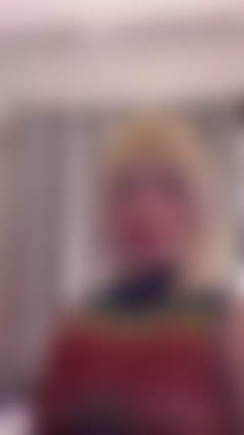 I shine a little more tonight… blonde, slow, and fully aware... by giovannaoliveira