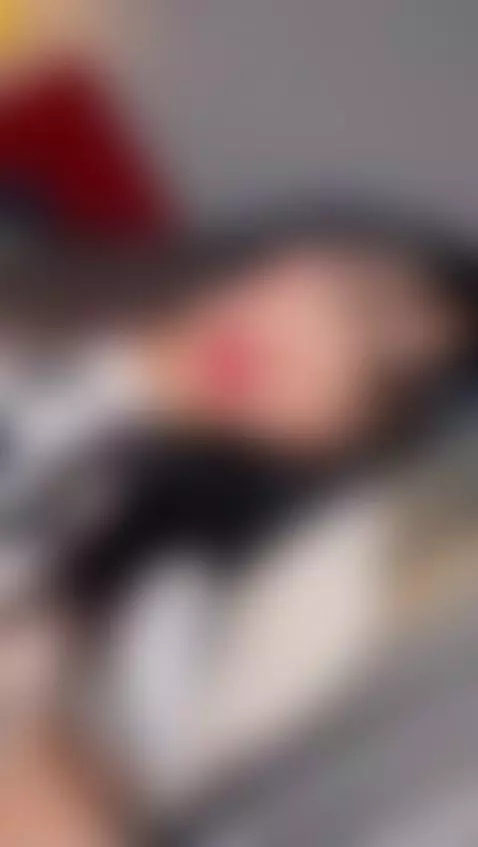 I wonder what you’re imagining right now… should I make it r... by giovannaoliveira