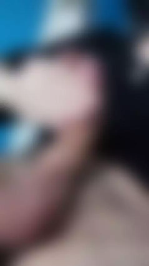 Who sucks me? by titandecarne