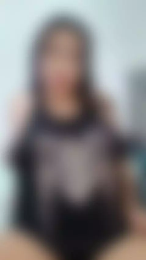 Latina the one you adore by namykein