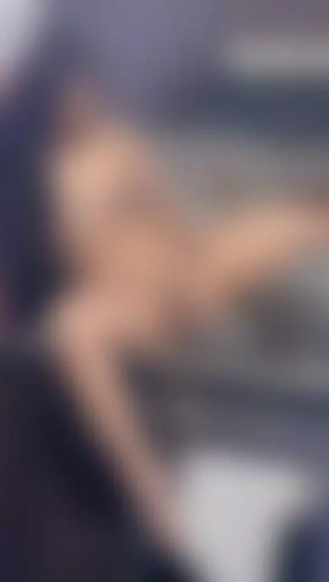 Warming up my pussy for your breakfast. 🔥 by alaiarogerss