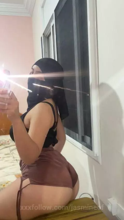 No distractions. Just me. Just ass. by jasmineof